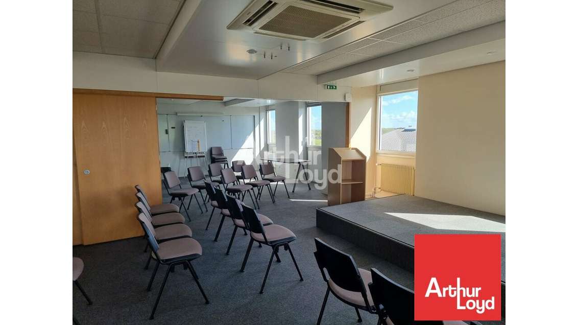 Bureaux 209m² à louer à Mouilleron-le-Captif