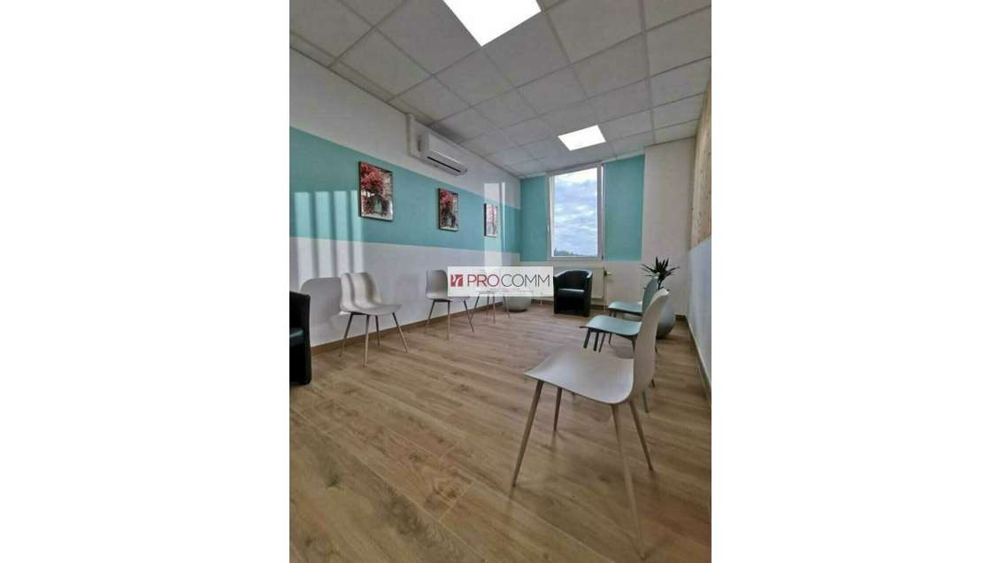 MOULINS LES METZ - LOCAL PROFESSIONNEL à louer