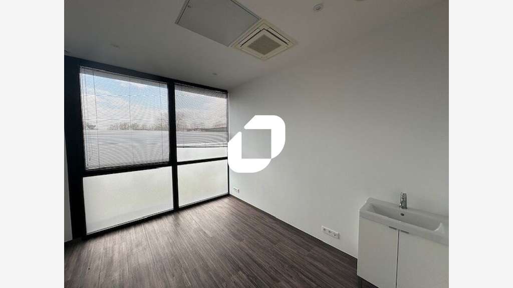 A louer Bureaux 447m² Moussy le neuf