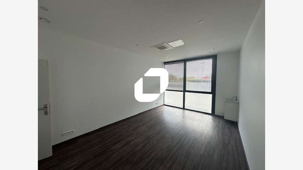 A louer Bureaux 447m² Moussy le neuf