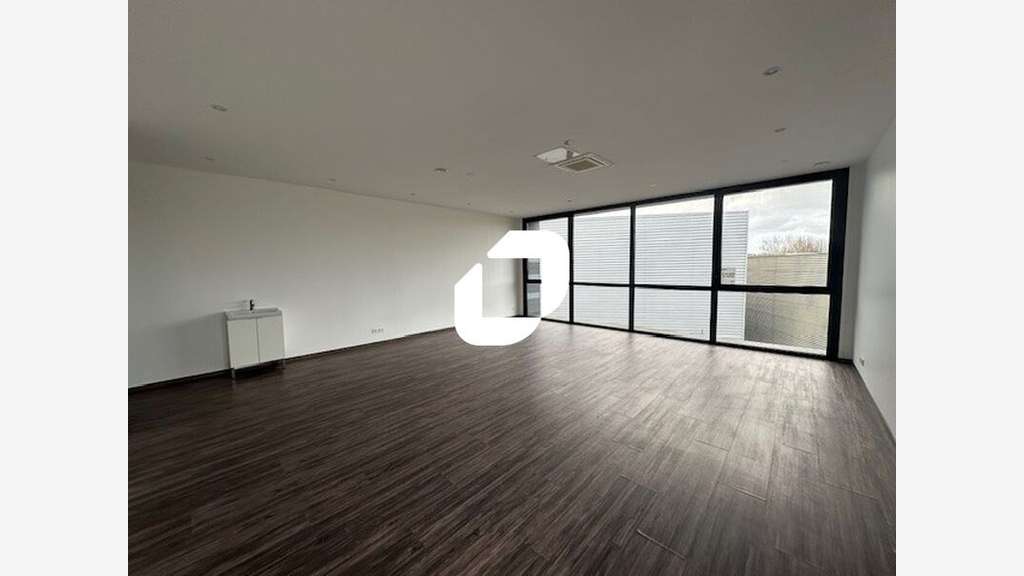 A louer Bureaux 447m² Moussy le neuf