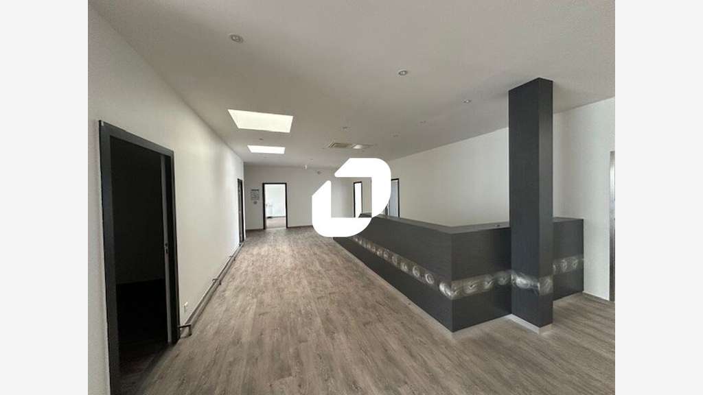 A louer Bureaux 447m² Moussy le neuf