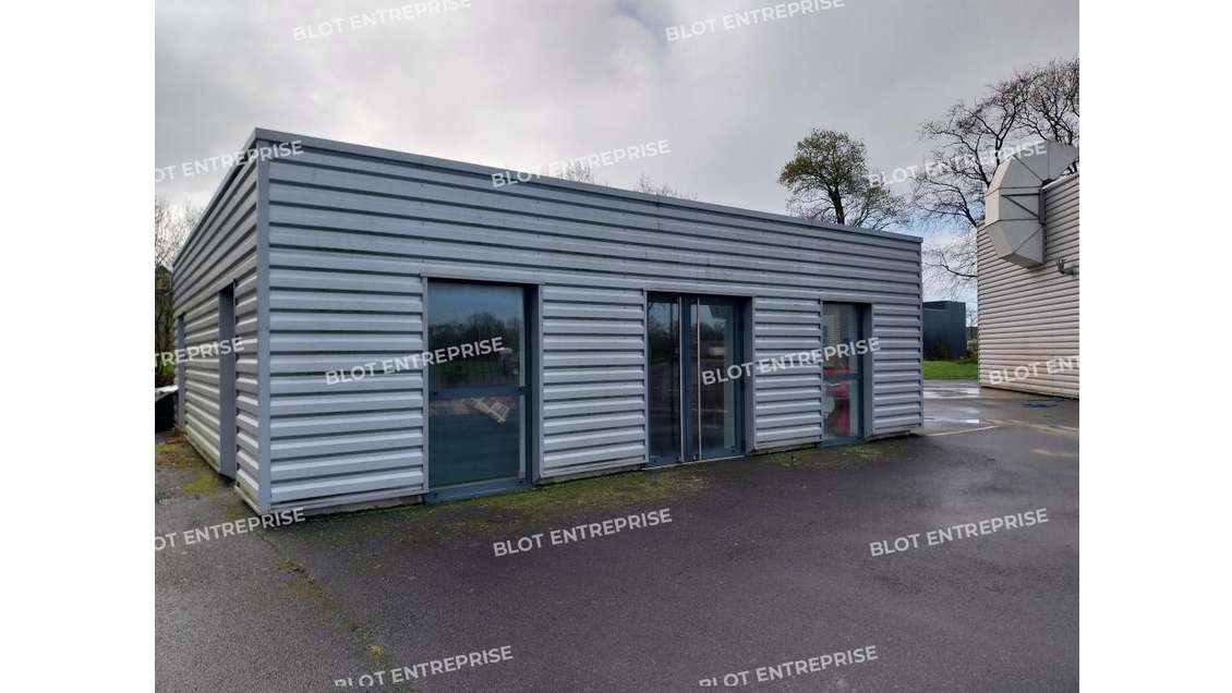 A louer local professionnel 100m² en za à Muzillac