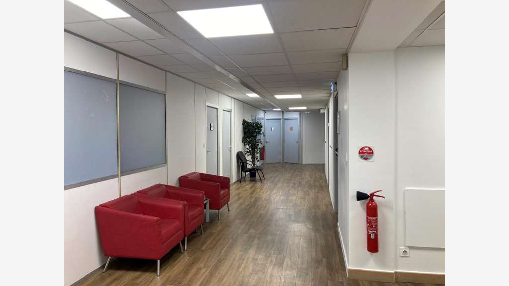 Bureaux 27m² R+5 à louer Nanterre Av Clemenceau