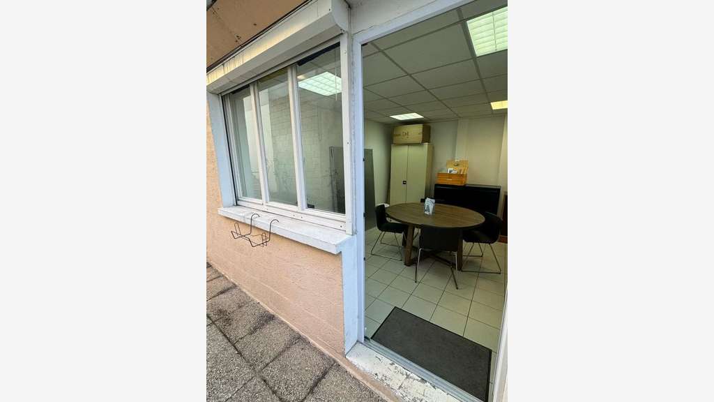 Loue plusieurs petits bureaux de 17m² à Nanterre