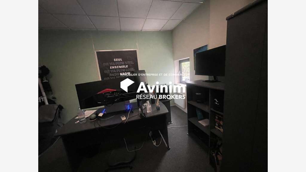 A louer bureaux 180m² R+1 à Nanterre