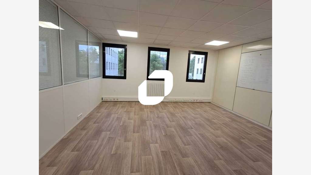 A louer Bureaux 251m² Nanterre