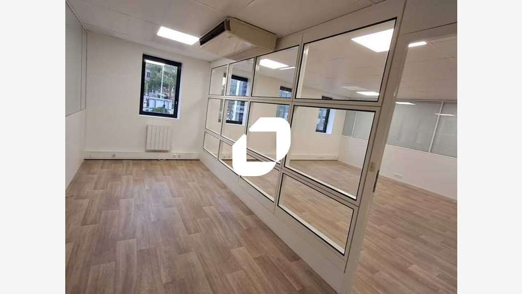 A louer Bureaux 251m² Nanterre