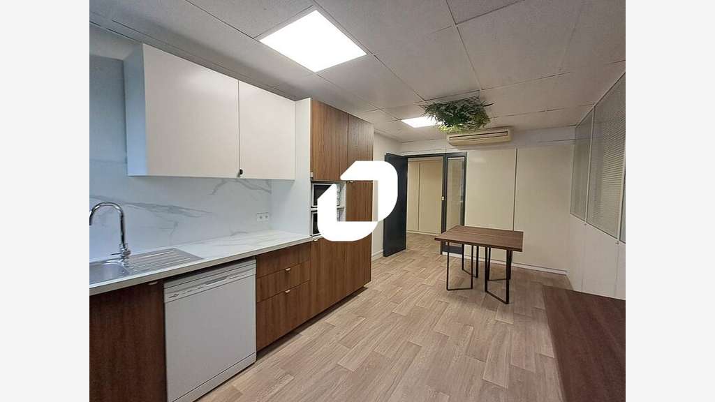 A louer Bureaux 251m² Nanterre