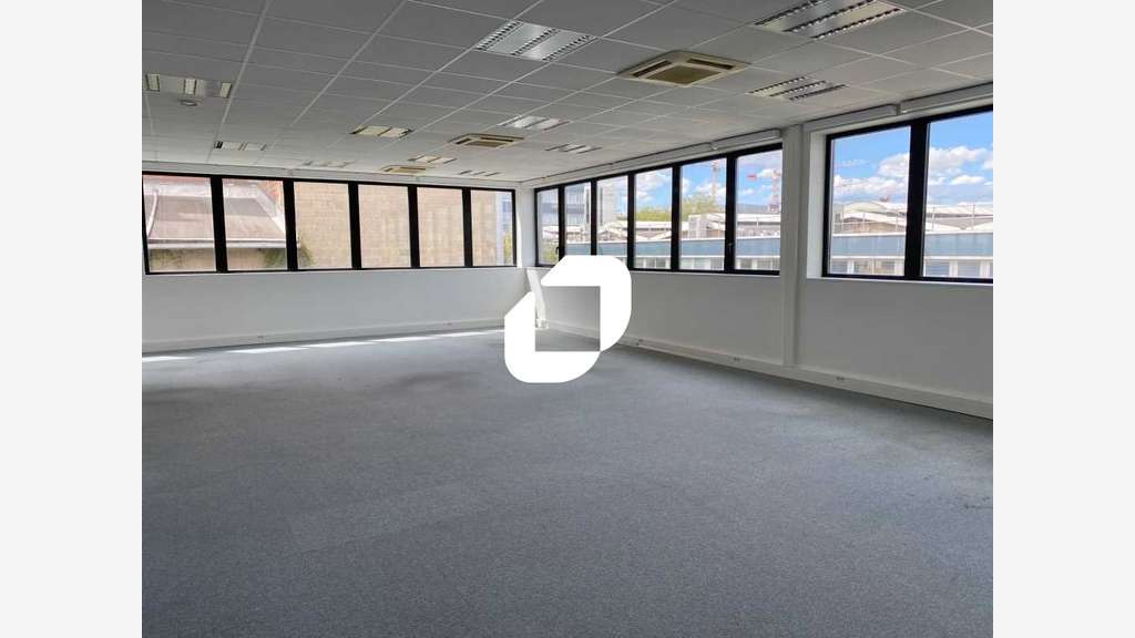 A louer Bureaux 717m² Nanterre