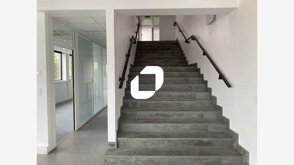 A louer Bureaux 717m² Nanterre