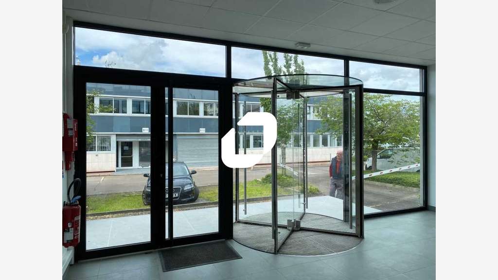 A louer Bureaux 717m² Nanterre