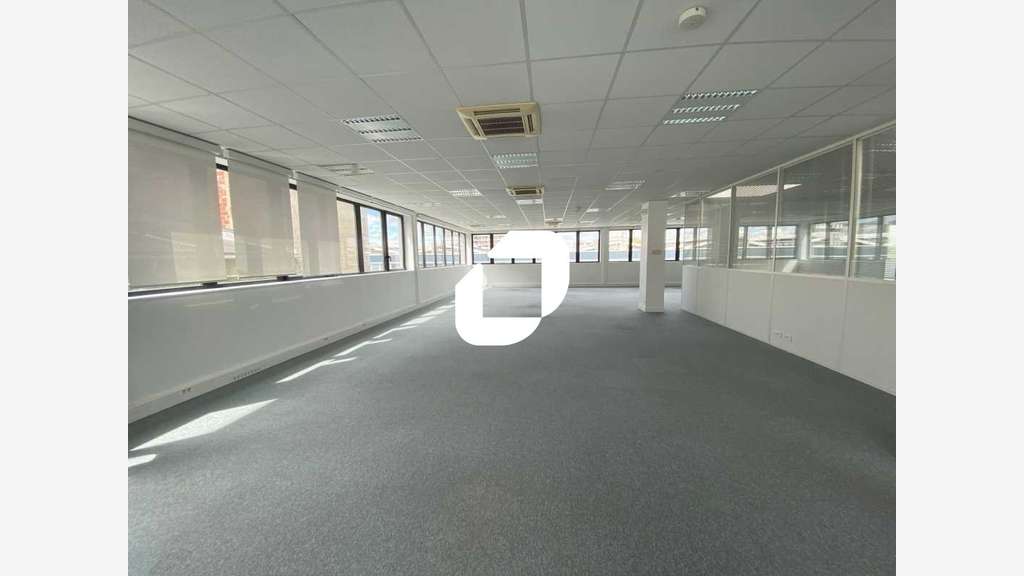 A louer Bureaux 717m² Nanterre