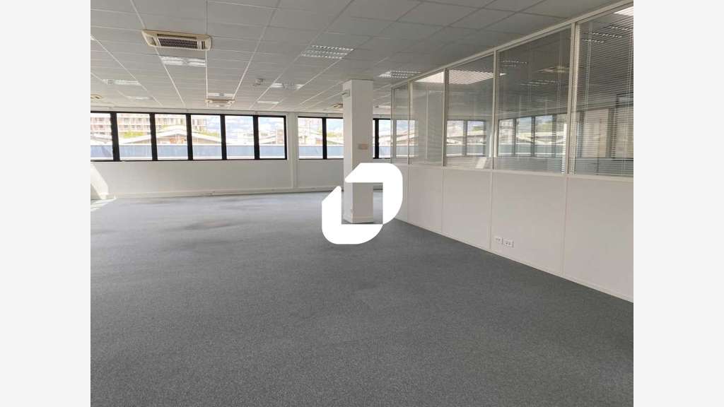 A louer Bureaux 717m² Nanterre