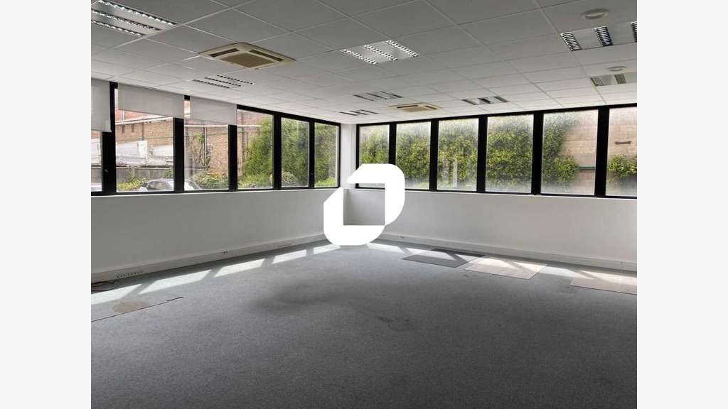 A louer Bureaux 717m² Nanterre