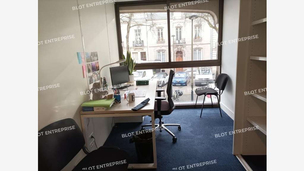 A louer bureaux 163m² sur deux niveaux à Nantes