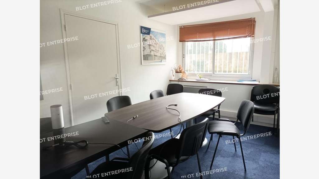 A louer bureaux 163m² sur deux niveaux à Nantes