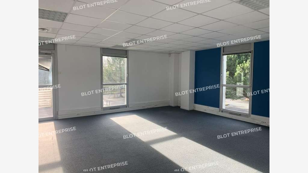 A louer bureaux 203m² R+1 à Nantes Chantrerie