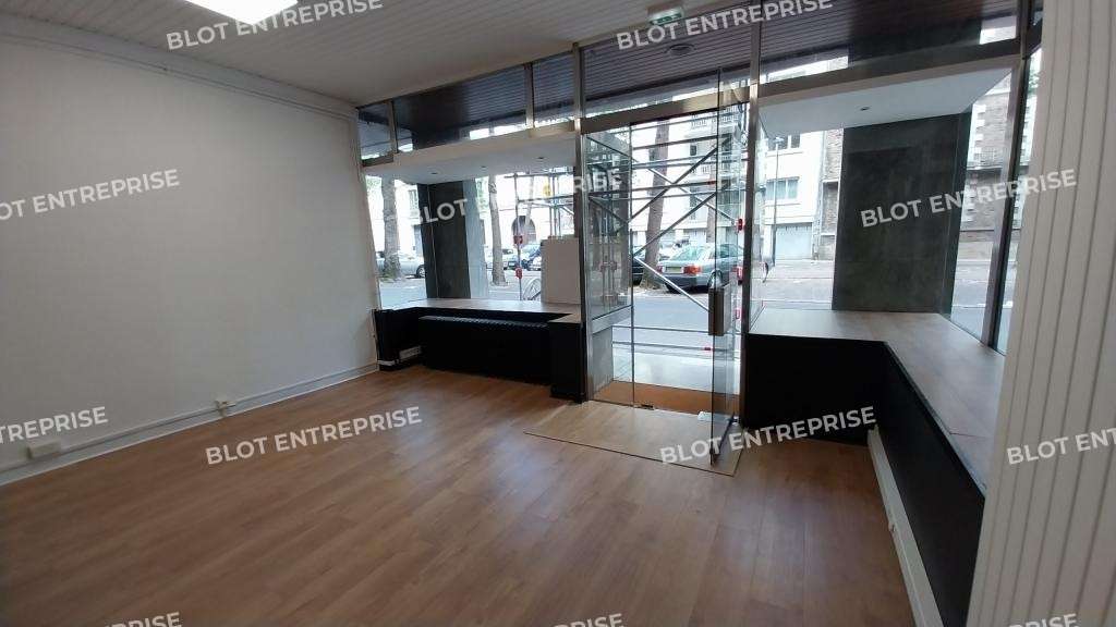 A louer bureaux 96m² à Nantes boulevard Guist'hau