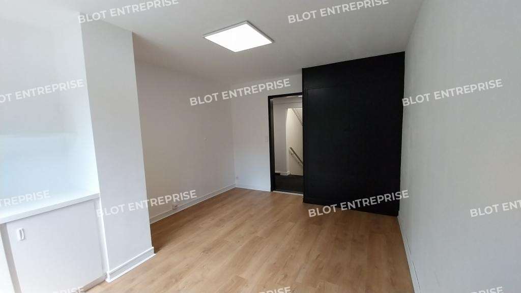 A louer bureaux 96m² à Nantes boulevard Guist'hau