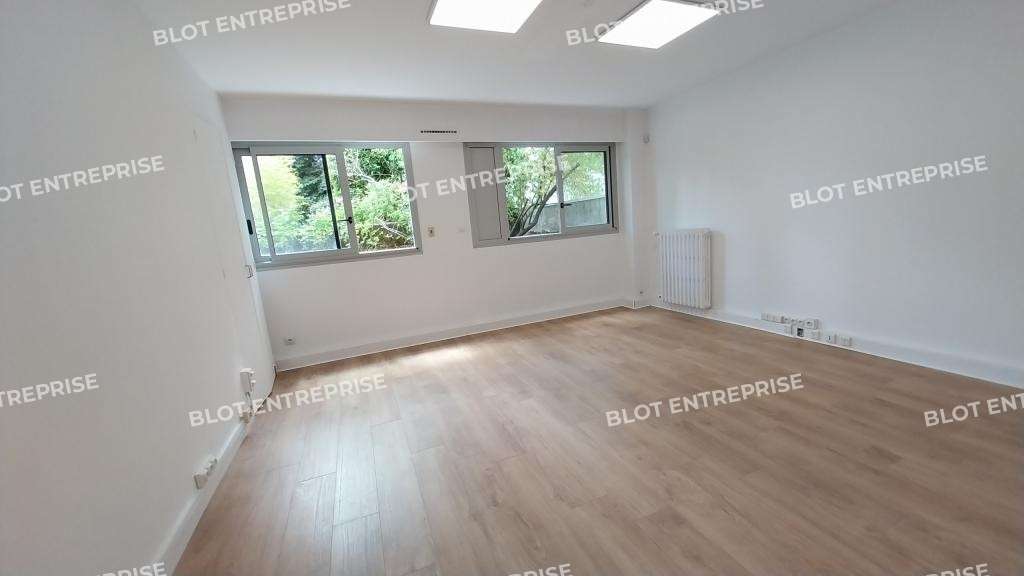 A louer bureaux 96m² à Nantes boulevard Guist'hau