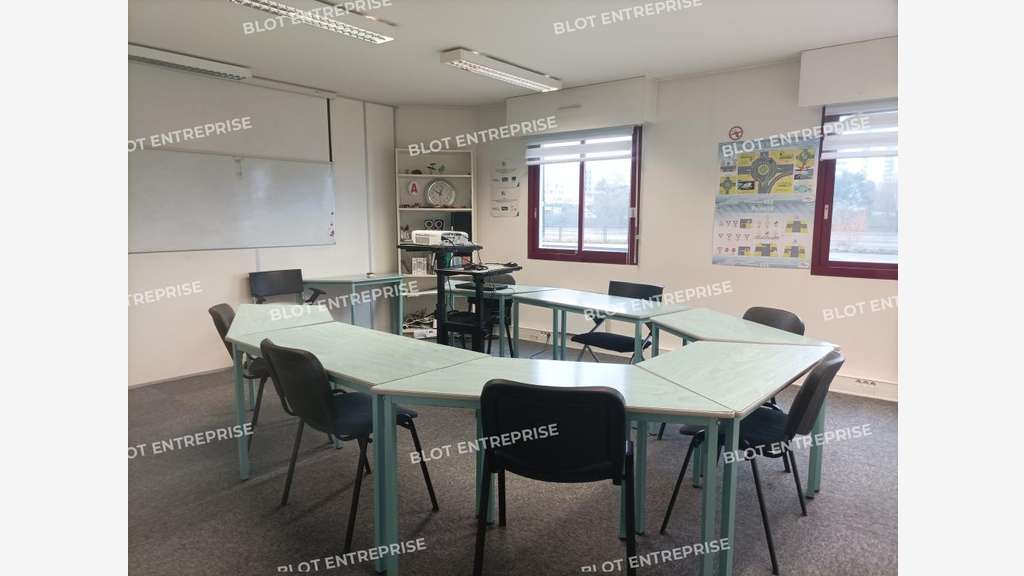 A louer bureaux 129m² à Nantes Champs-de-Mars