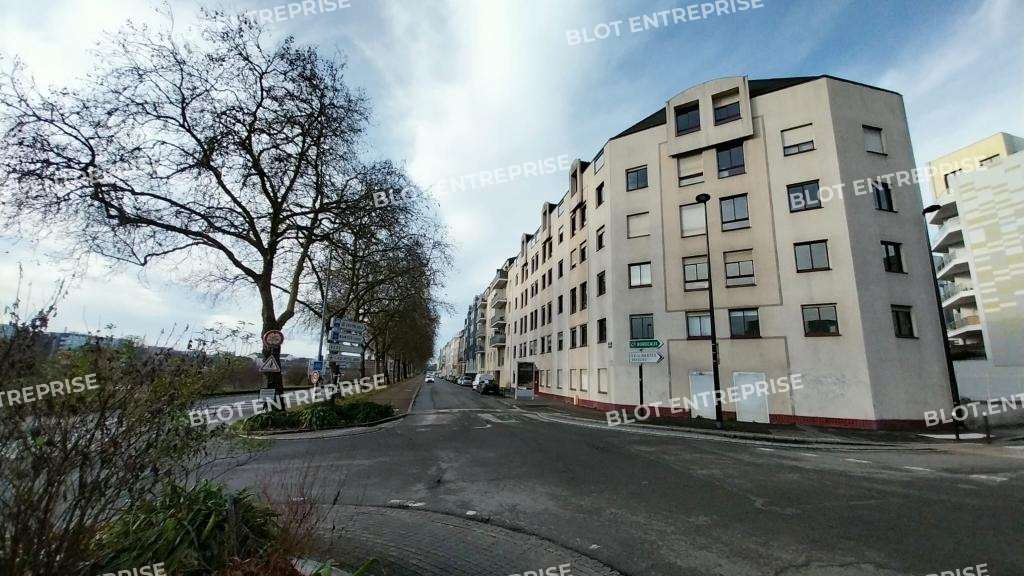 A louer bureaux 129m² à Nantes Champs-de-Mars