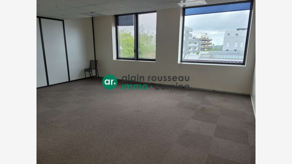 Bureaux 81m² R+4 à louer Nantes Machines de l'Ile