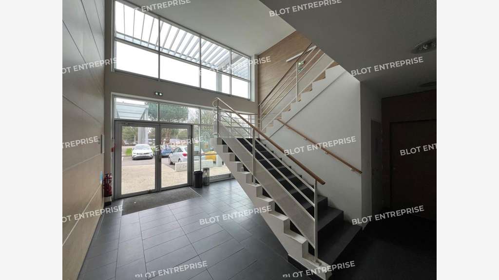 A louer bureaux 249m² RDC à Nantes Chantrerie