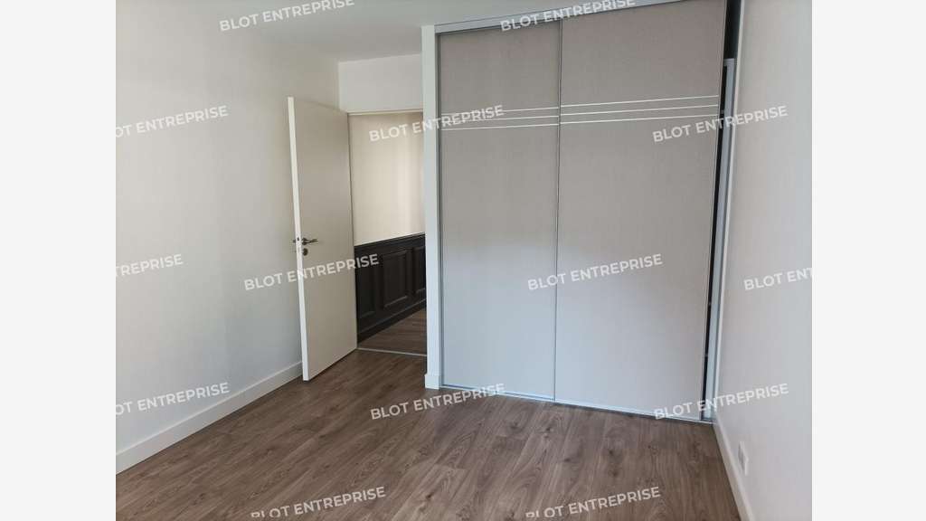 A louer bureaux rénovés de 107m² Nantes Sanitat