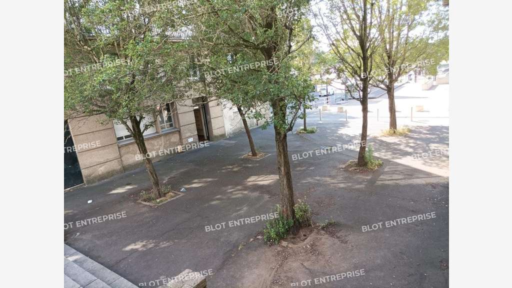 A louer bureaux rénovés de 107m² Nantes Sanitat