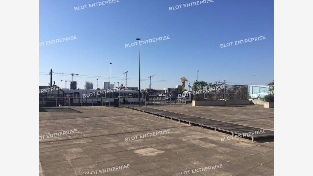 A louer bureaux rénovés de 107m² Nantes Sanitat