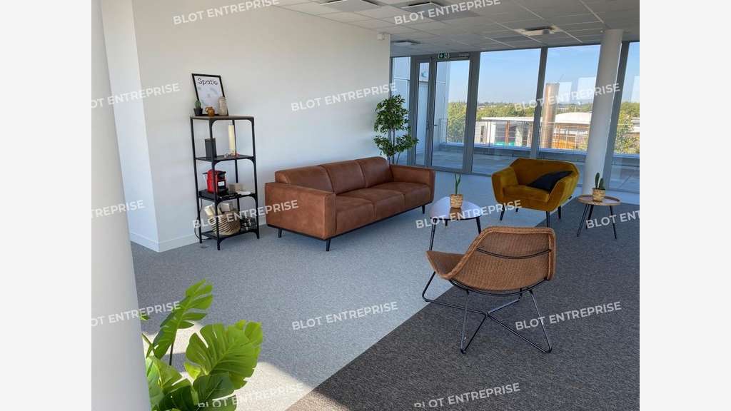 A louer bureaux 2570m² Nantes parc Chantrerie