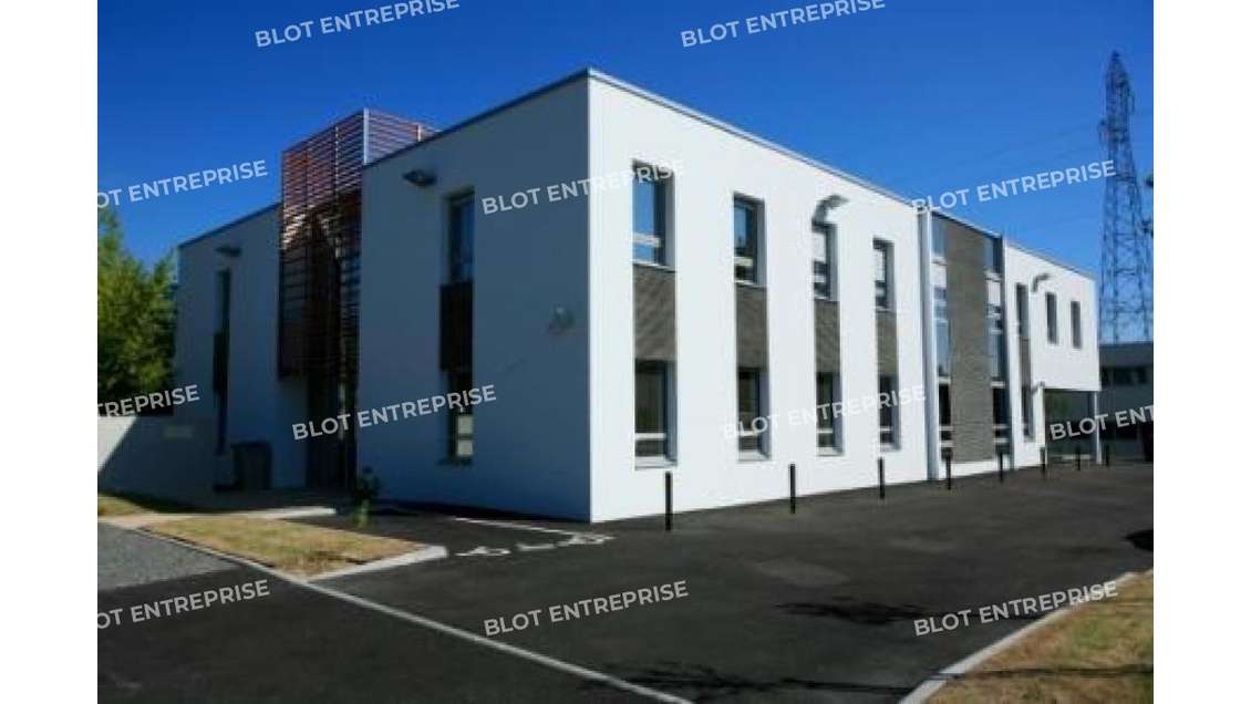 A louer bureaux 275m² R+1 proche périph à Nantes