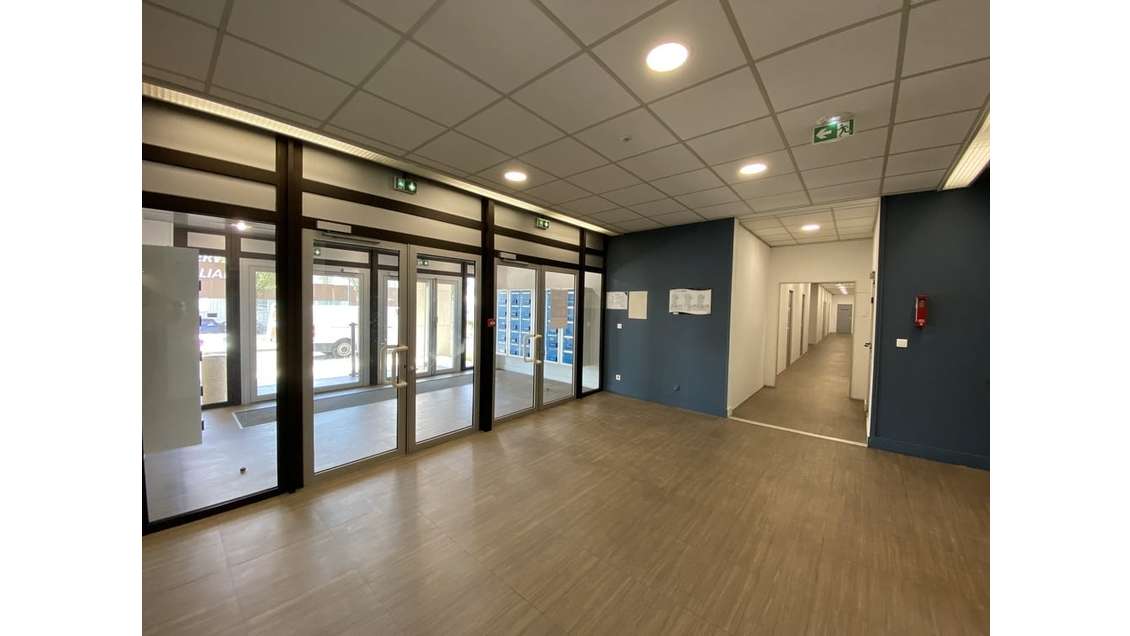 À louer bureaux de 14 à 100m² Hôtel d'Entreprise