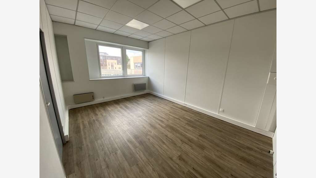 À louer bureaux de 14 à 100m² Hôtel d'Entreprise