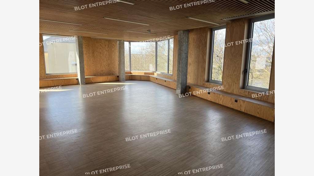 A louer bureaux lumineux 301m² à Nantes République