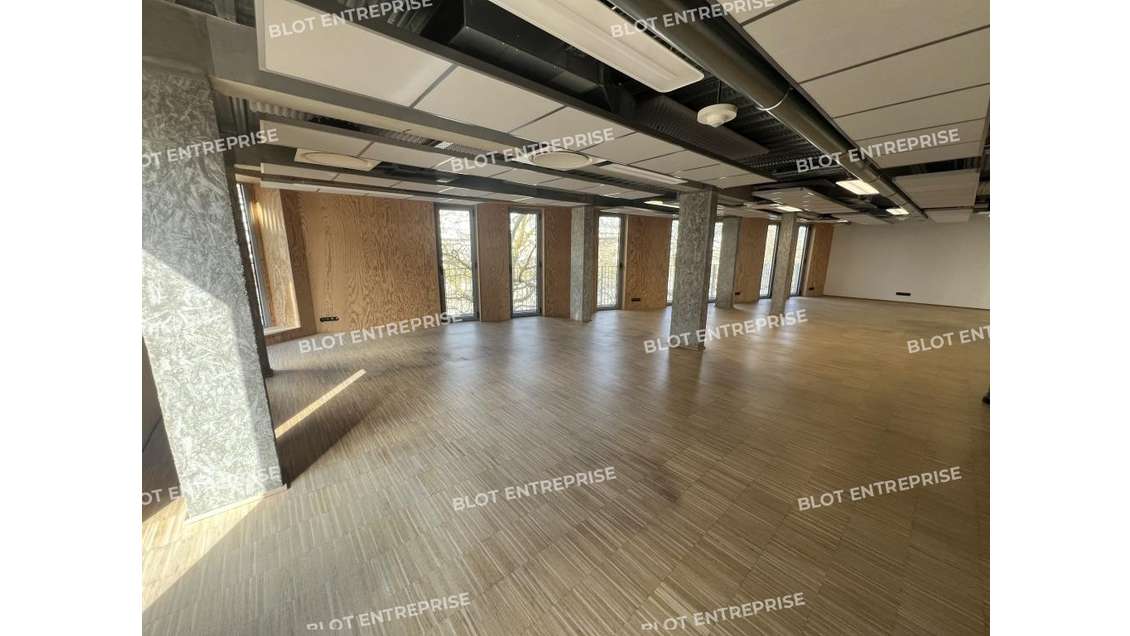 A louer bureaux lumineux 301m² à Nantes République