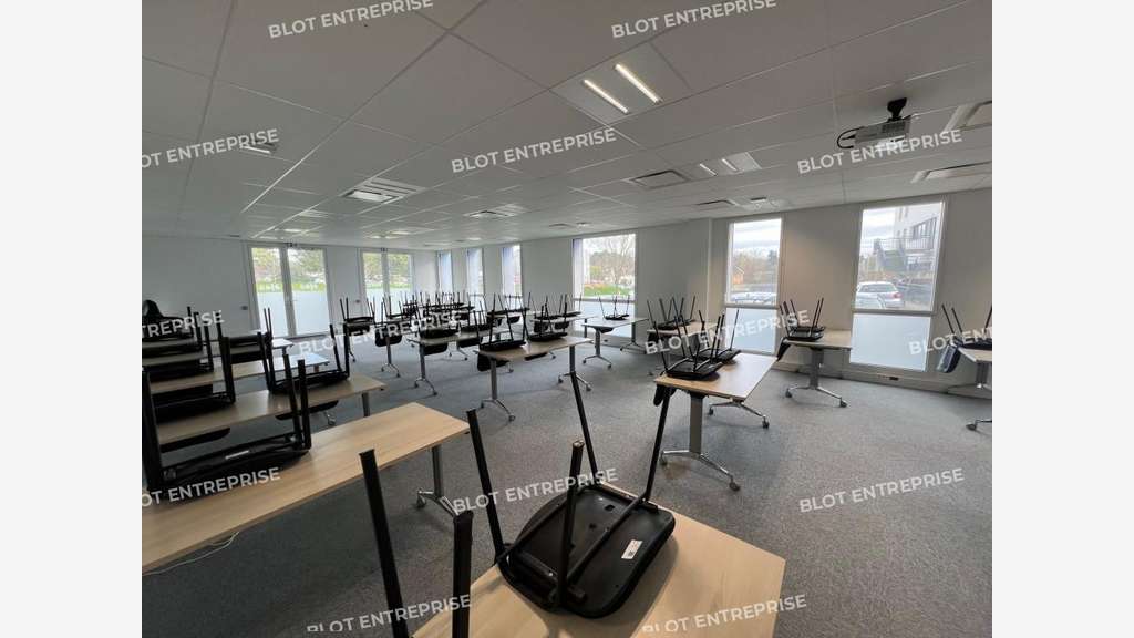 A louer bureaux 375m² RDC au Nord de Nantes