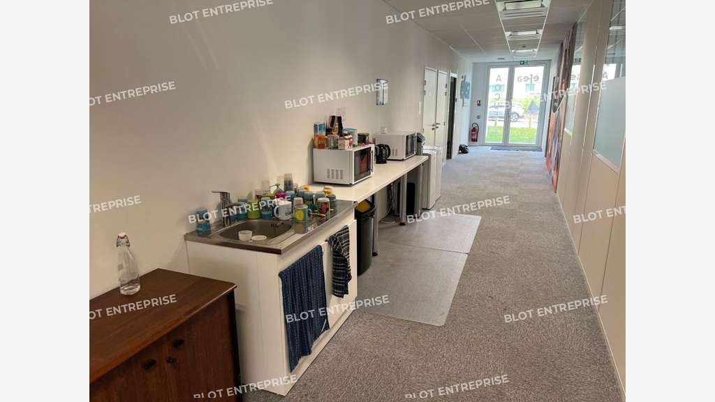 A louer bureaux 375m² RDC au Nord de Nantes