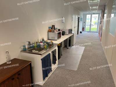 A louer bureaux 375m² RDC au Nord de Nantes