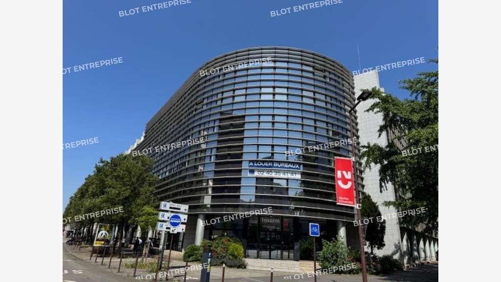 A louer bureaux divisibles 843m² Île de Nantes