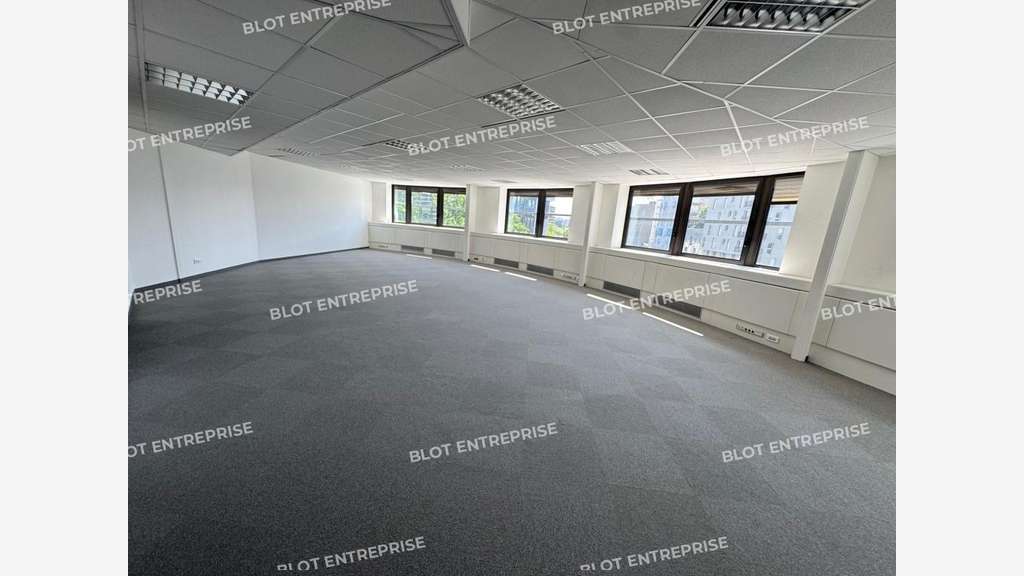 A louer bureaux divisibles 843m² Île de Nantes