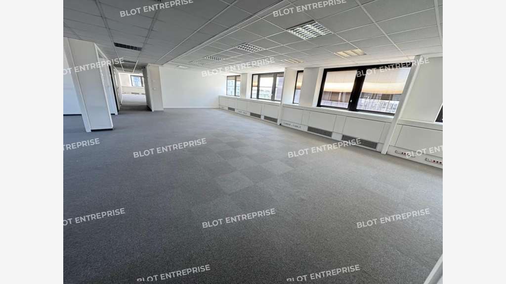 A louer bureaux divisibles 843m² Île de Nantes