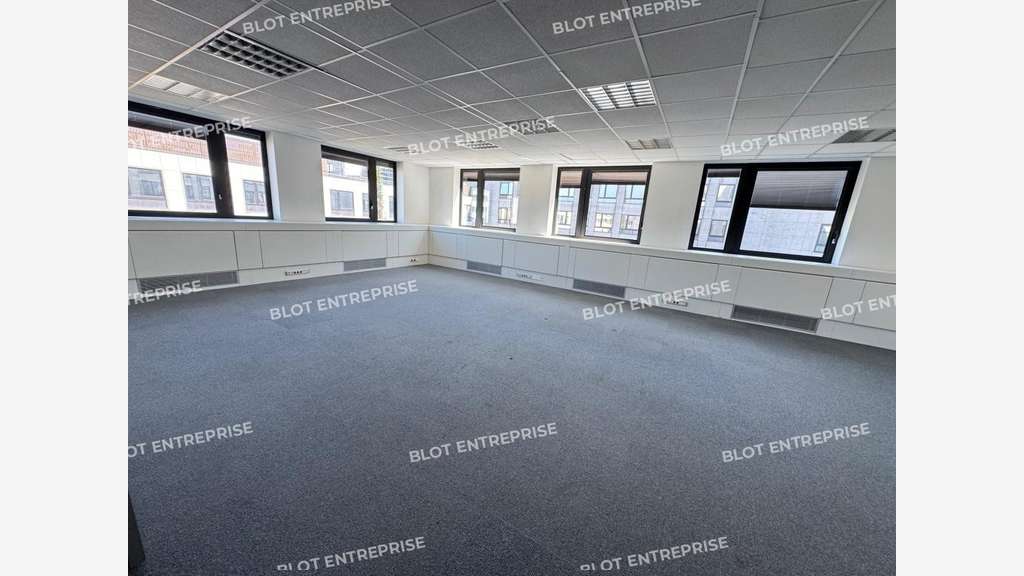 A louer bureaux divisibles 843m² Île de Nantes