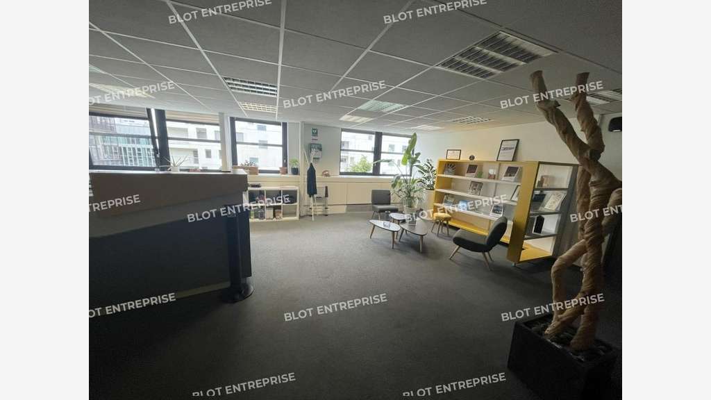 A louer bureaux divisibles 843m² Île de Nantes