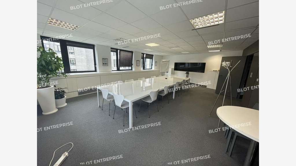 A louer bureaux divisibles 843m² Île de Nantes