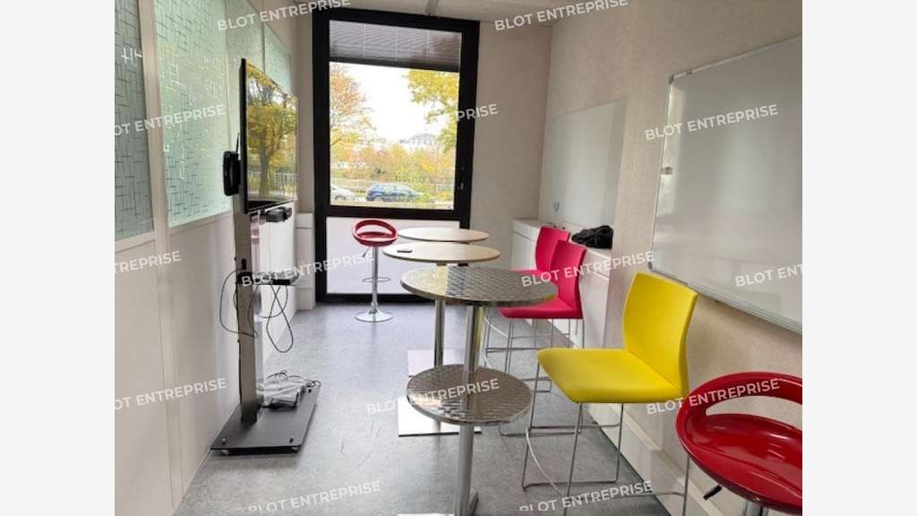 A louer bureaux 4818m² sur Île de Nantes