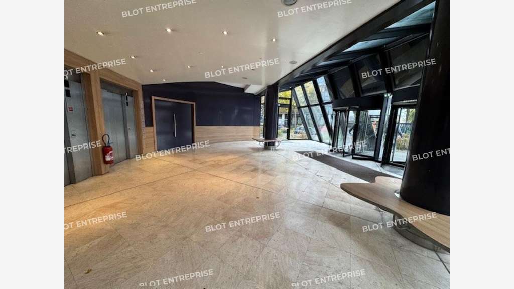 A louer bureaux 4818m² sur Île de Nantes