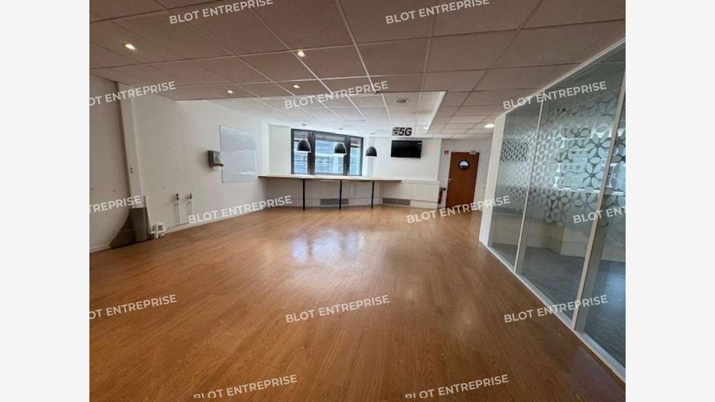 A louer bureaux 1791m² divisibles à Nantes